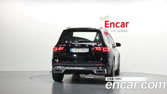 Mercedes-Benz GLB-Class 2021 — photo 4