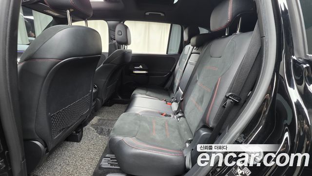 Mercedes-Benz GLB-Class 2021 — photo 18
