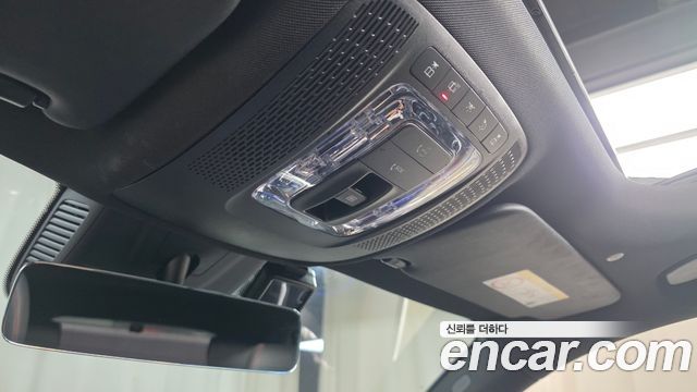 Mercedes-Benz GLB-Class 2021 — photo 25