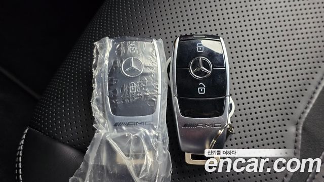 Mercedes-Benz G-Class 2021 — photo 16