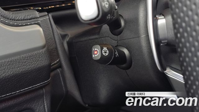 Mercedes-Benz G-Class 2021 — photo 17
