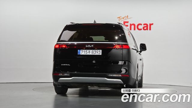 Kia Canival 2023 — photo 4