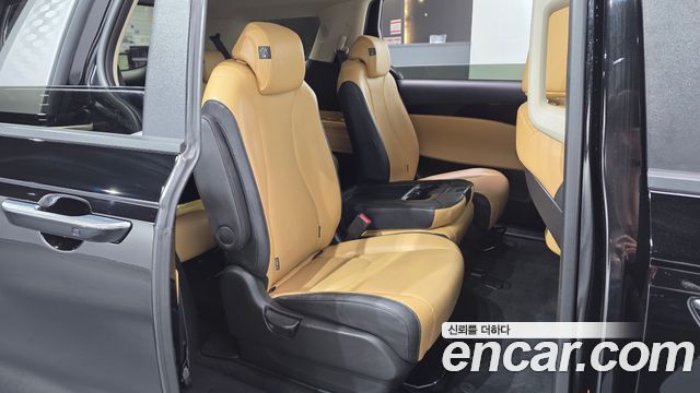 Kia Canival 2023 — photo 17