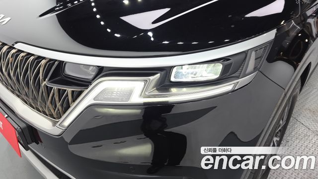 Kia Canival 2023 — photo 8