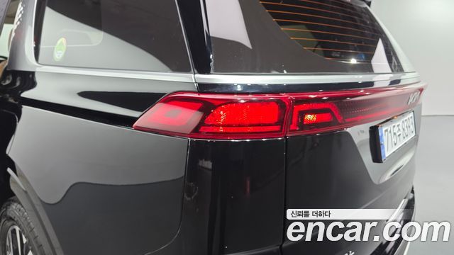 Kia Canival 2023 — photo 9