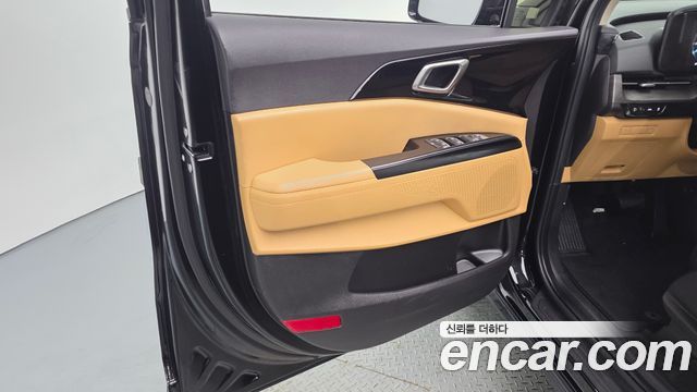 Kia Canival 2023 — photo 15