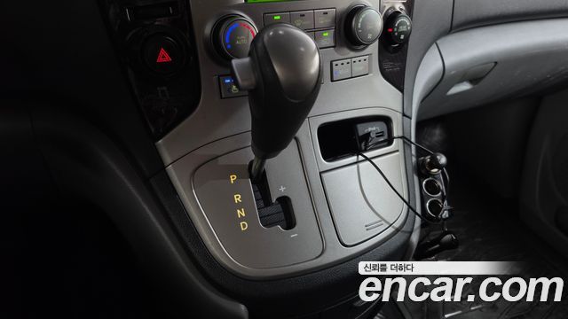 Hyundai Starex 2015 — photo 12