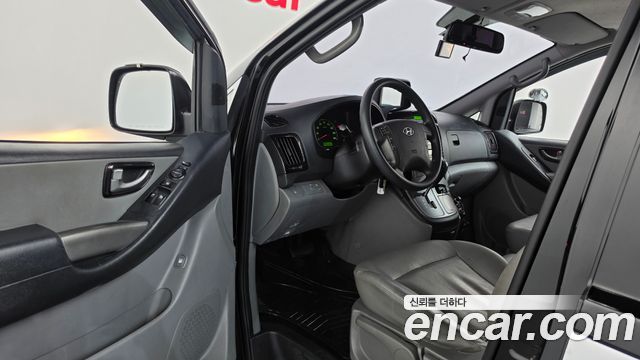 Hyundai Starex 2015 — photo 13