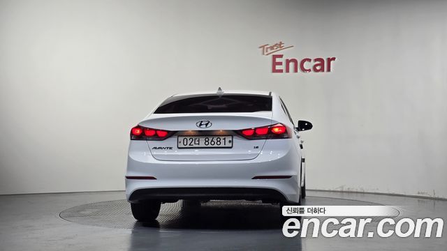 Hyundai AVANTE 2018 — photo 4