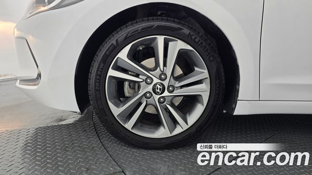 Hyundai AVANTE 2018 — photo 5