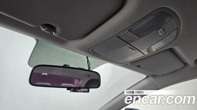 Hyundai AVANTE 2018 — photo 24