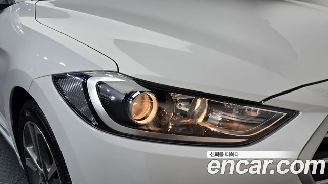 Hyundai AVANTE 2018 — photo 8