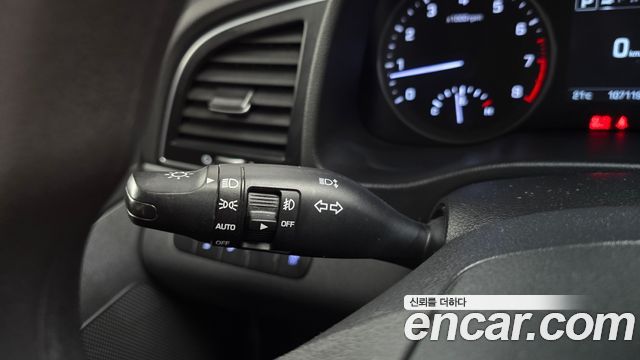 Hyundai AVANTE 2018 — photo 27
