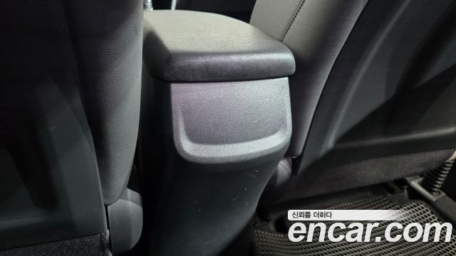Hyundai AVANTE 2018 — photo 29