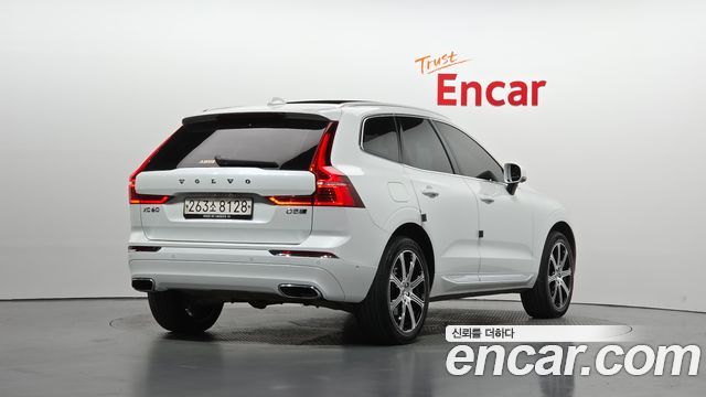 Volvo XC60 2020 — photo 2