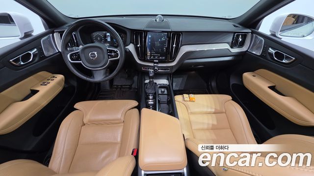 Volvo XC60 2020 — photo 10