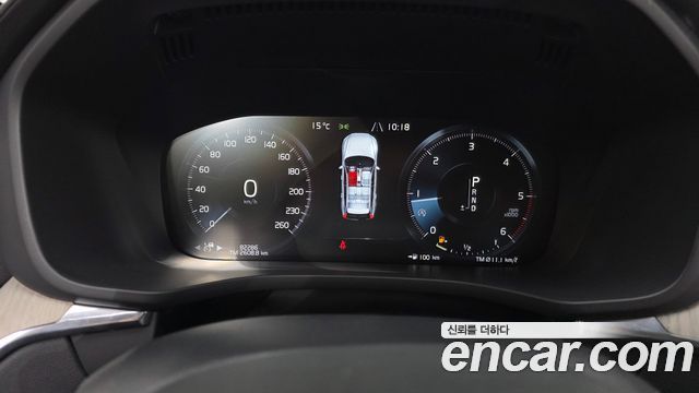 Volvo XC60 2020 — photo 11