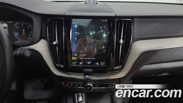 Volvo XC60 2020 — photo 19