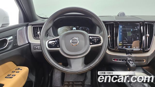 Volvo XC60 2020 — photo 20