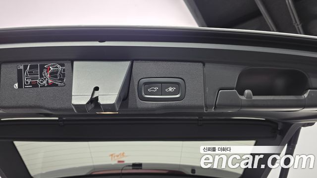 Volvo XC60 2020 — photo 25