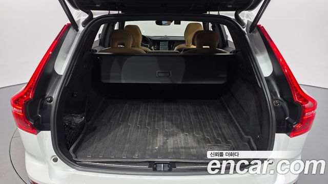 Volvo XC60 2020 — photo 26