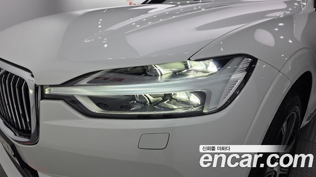 Volvo XC60 2020 — photo 8