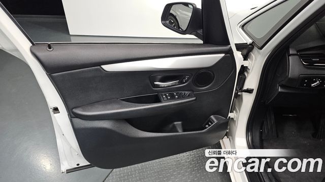 BMW 2-Series 2015 — photo 14