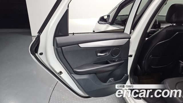 BMW 2-Series 2015 — photo 15