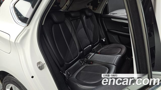 BMW 2-Series 2015 — photo 16