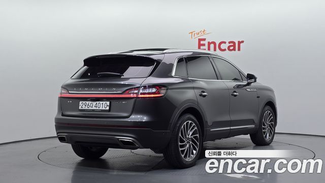 Lincoln Nautilus 2020 — photo 2