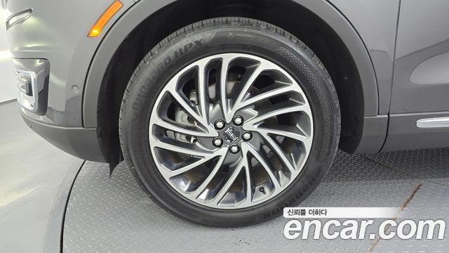 Lincoln Nautilus 2020 — photo 5