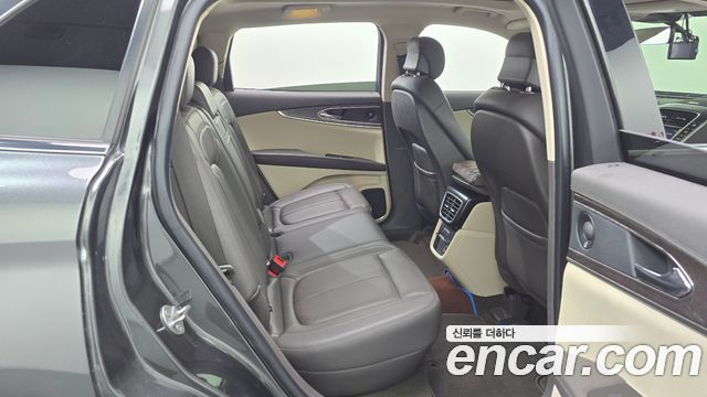 Lincoln Nautilus 2020 — photo 17
