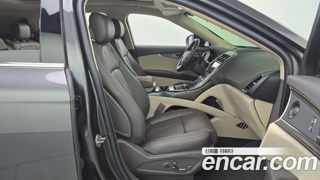 Lincoln Nautilus 2020 — photo 16