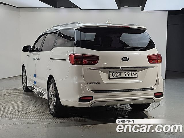 Kia Canival 2019 — photo 3