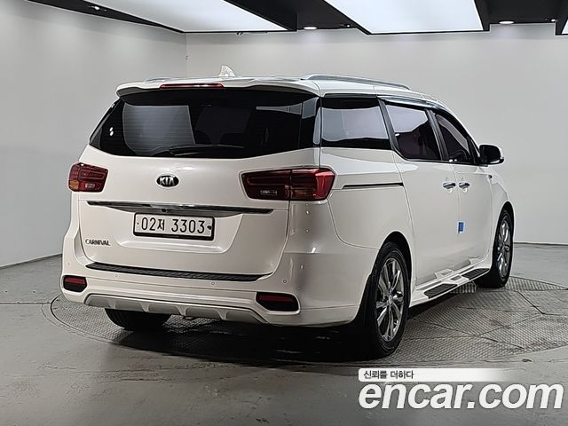 Kia Canival 2019 — photo 4