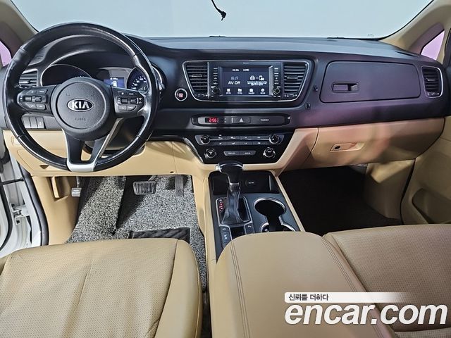 Kia Canival 2019 — photo 5