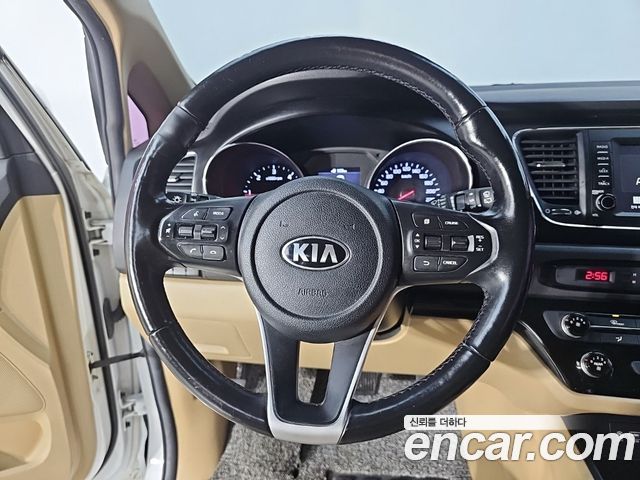 Kia Canival 2019 — photo 7