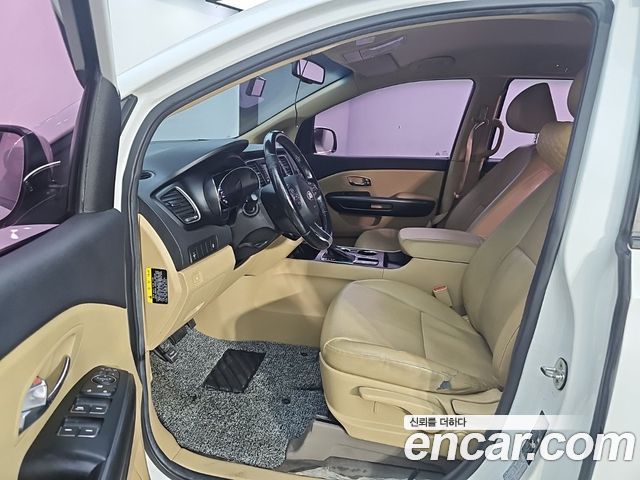 Kia Canival 2019 — photo 11