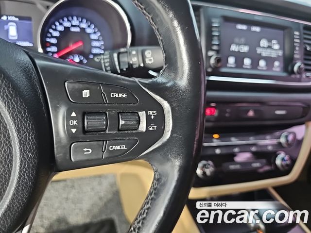 Kia Canival 2019 — photo 17