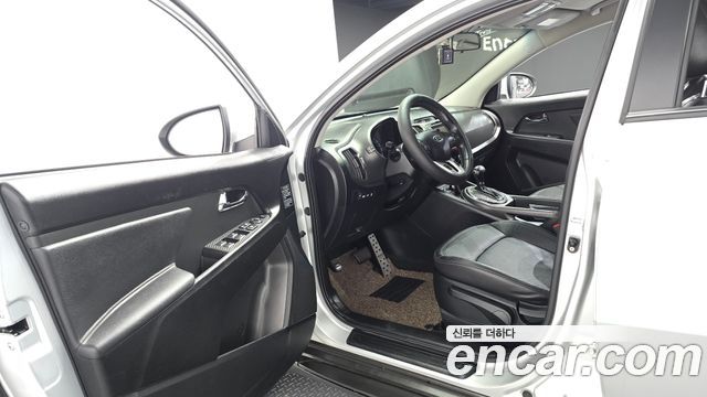 Kia Sportage 2011 — photo 10