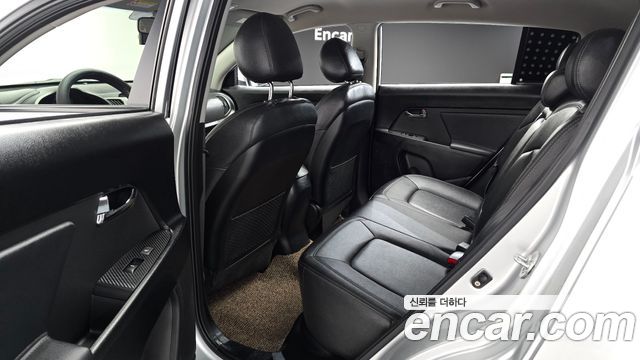 Kia Sportage 2011 — photo 11