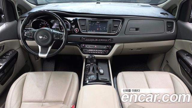Kia Canival 2016 — photo 10