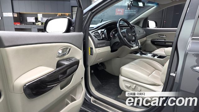 Kia Canival 2016 — photo 13