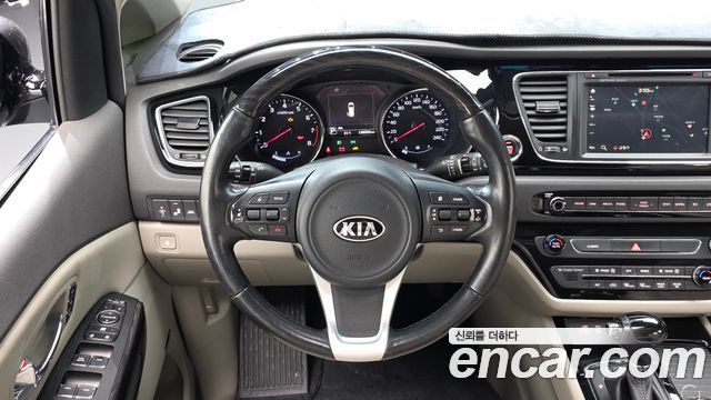 Kia Canival 2016 — photo 19