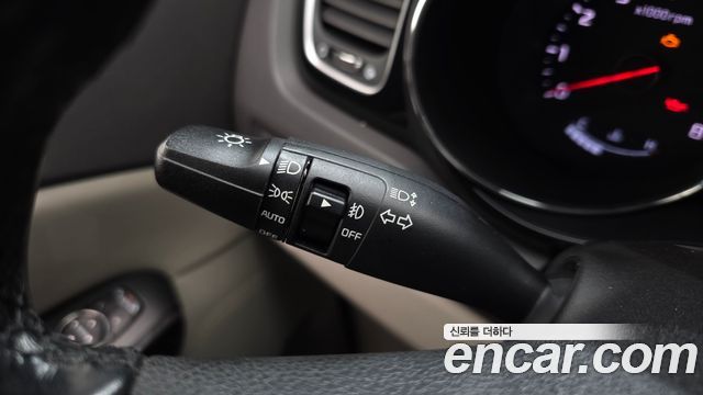 Kia Canival 2016 — photo 25