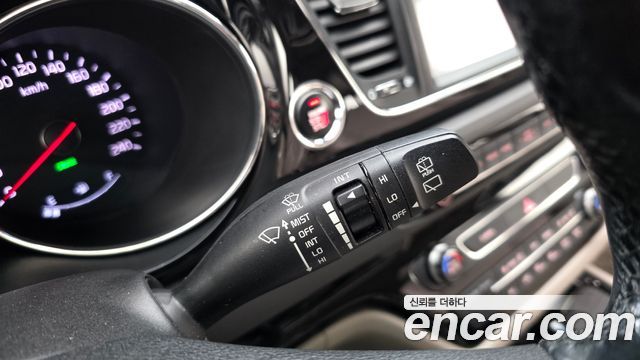 Kia Canival 2016 — photo 26