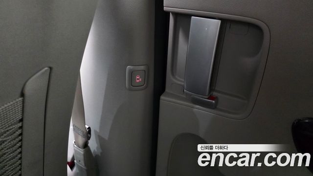 Kia Canival 2016 — photo 27