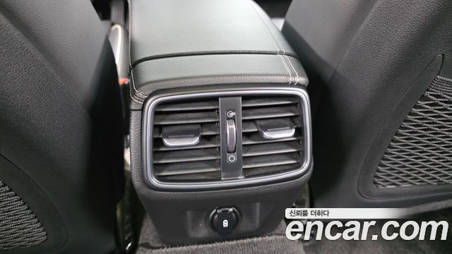 Genesis G70 2020 — photo 32