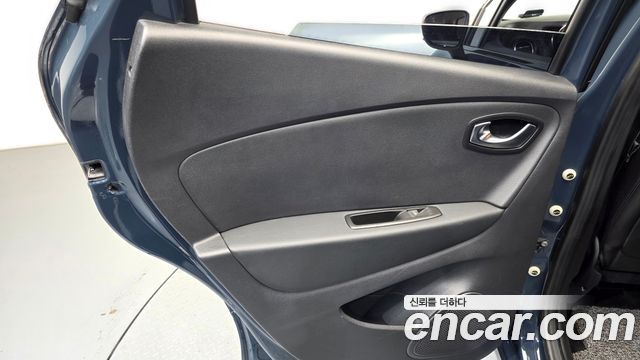 Renault Korea QM3 2019 — photo 15