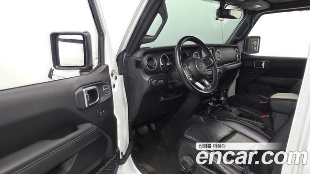 Jeep Wrangler 2023 — photo 13